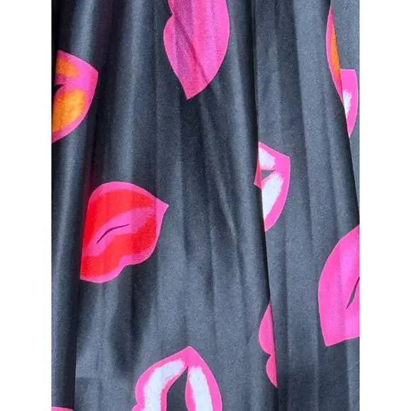 Amur Lip Print 💋 Afra Pleated Midi Dress 4